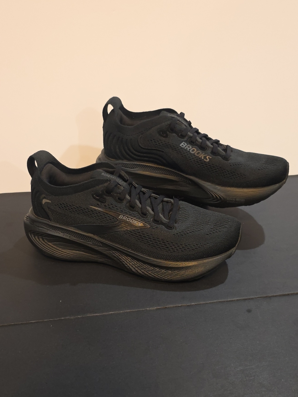 Brooks Adrenaline GTS 25 Women's Black Athletic Running Shoes 8.5